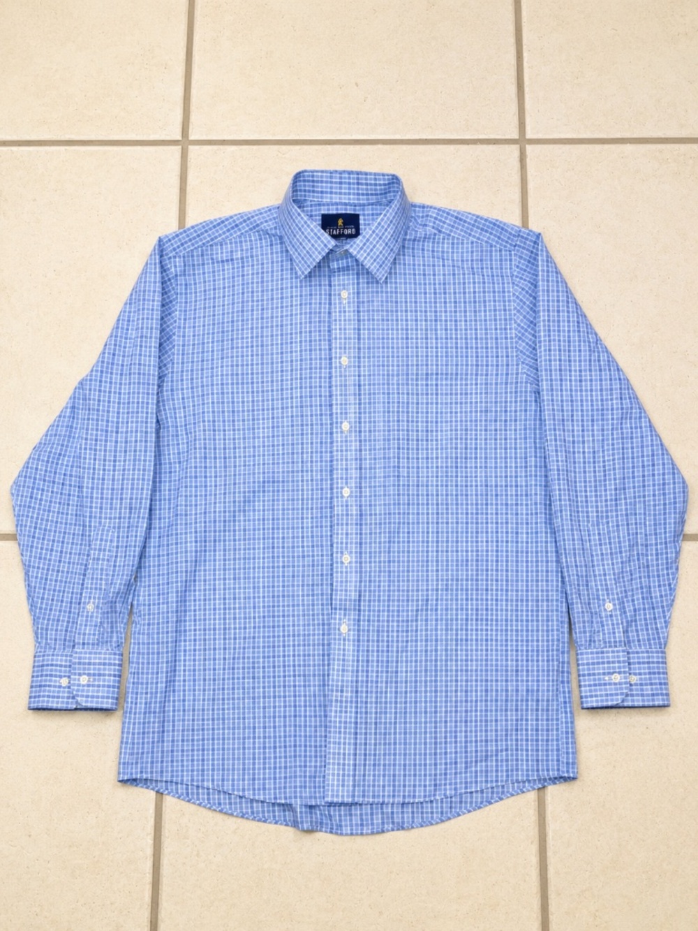 Stafford Travel Easy-Care Broadcloth Dress Shirt Blue